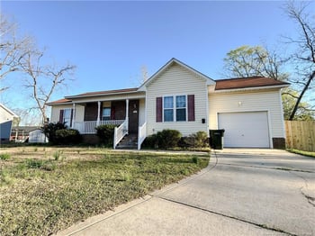 341 Kingdom Estate Dr, Fayetteville, NC 28301