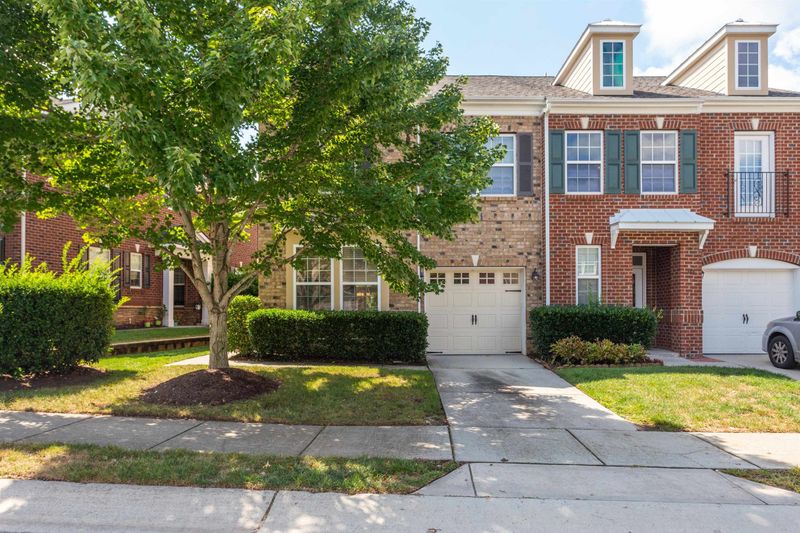 341 Longchamp Ln, Cary, NC 27519