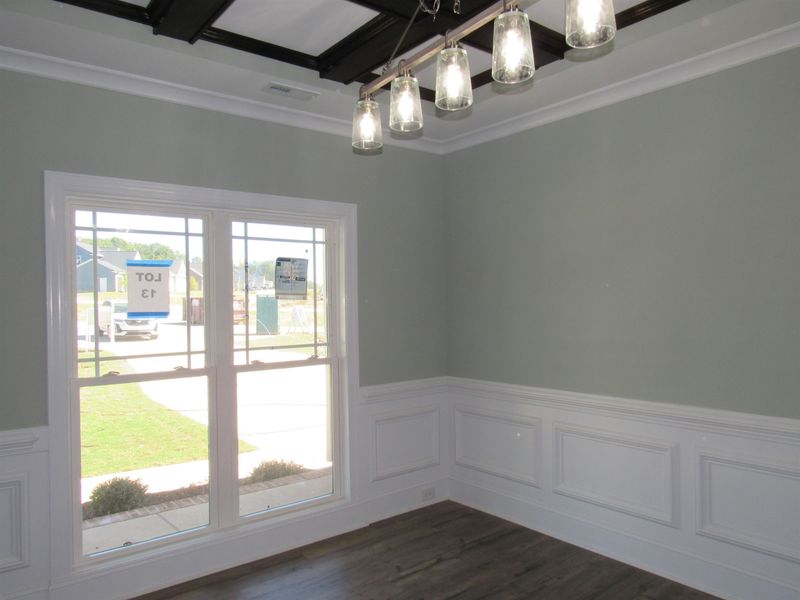 341 Oakhaven Dr, Holly Springs, NC 27540