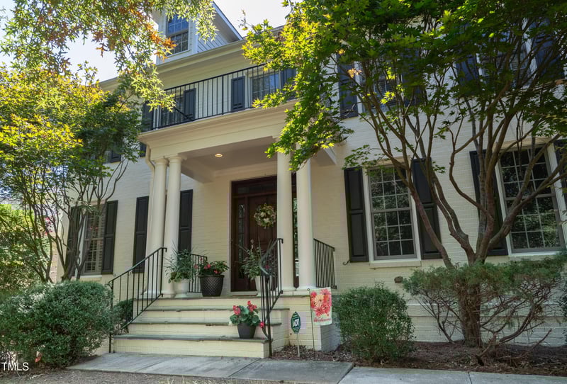 341 Oxfordshire Ln, Chapel Hill, NC 27517