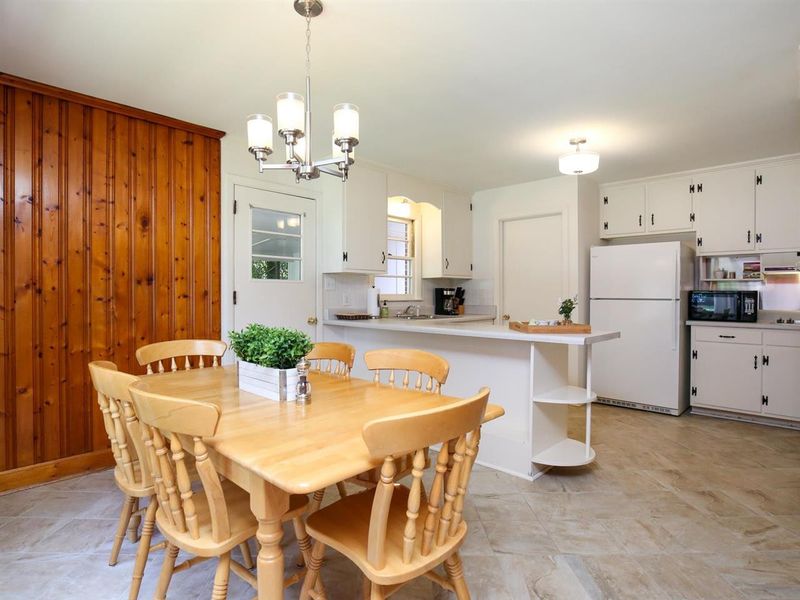 3412 Dogwood Dr, Raleigh, NC 27604