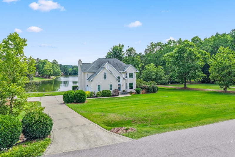3412 Queen Ann Dr, Clayton, NC 27527