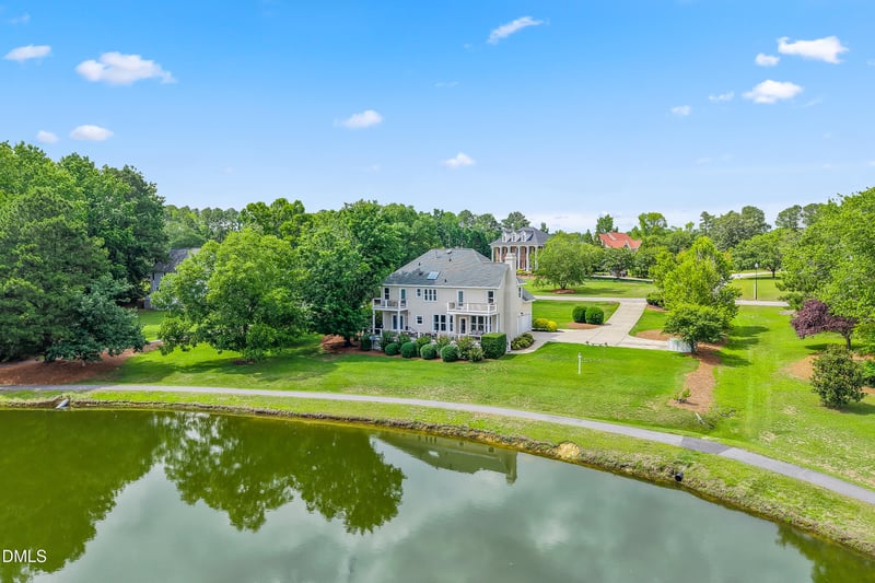 3412 Queen Ann Dr E, Clayton, NC 27527