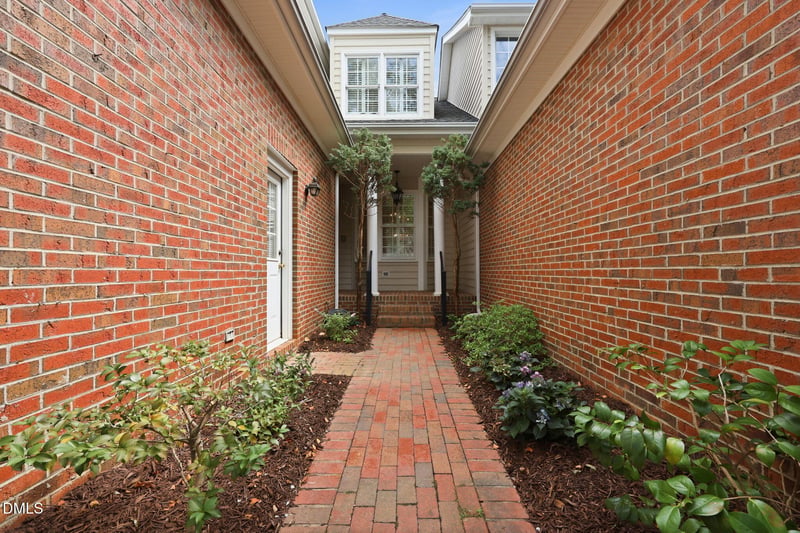 3412 Sir Colleton Ct, Raleigh, NC 27612