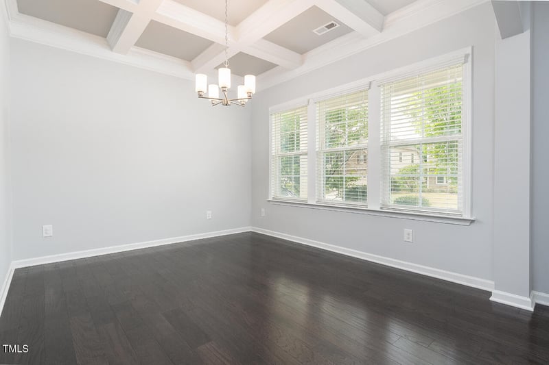 3413 Beaver Ln, Raleigh, NC 27604