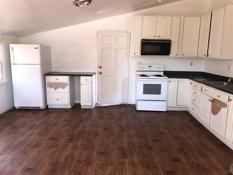3413 Dogwood Dr, Raleigh, NC 27604