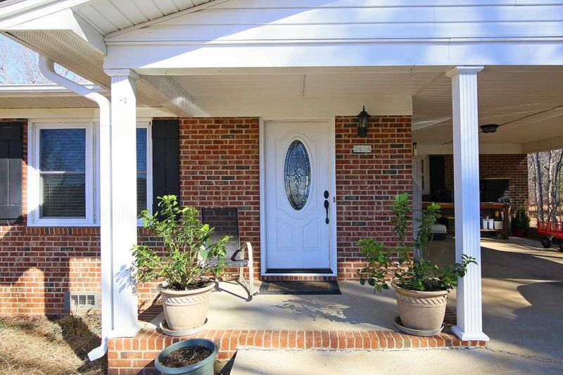 3414 Rabbit Ridge Rd, Sanford, NC 27330