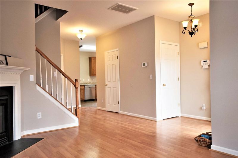 3414 Van Hessen Dr, Raleigh, NC 27614