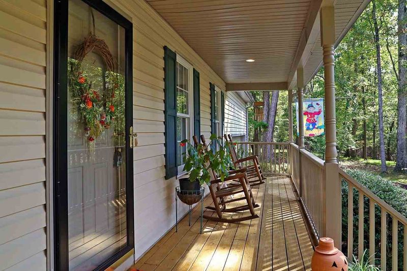 3418 E Thomasview Dr, Hillsborough, NC 27278