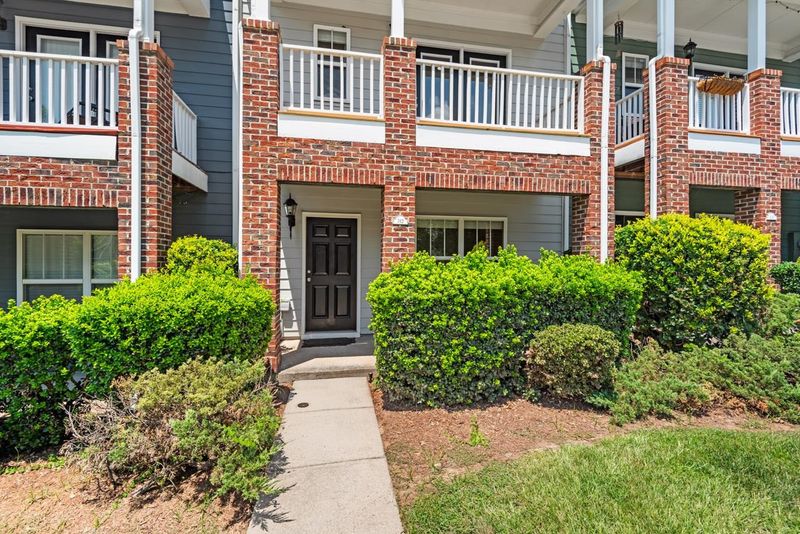 342 Kinellan Ln, Cary, NC 27519