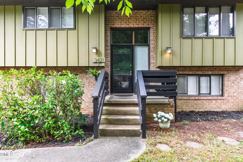 3421 Huntleigh Dr, Raleigh, NC 27604