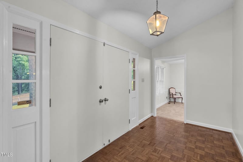 3421 Octavia St, Raleigh, NC 27606