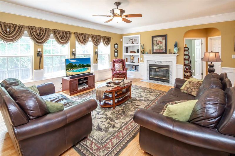 3424 Serendipity Dr, Raleigh, NC 27616