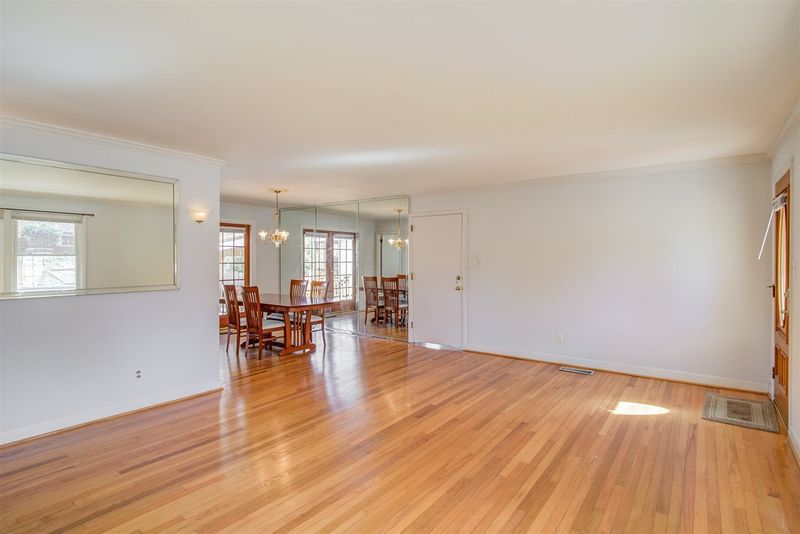 3424 Wade Ave, Raleigh, NC 27607