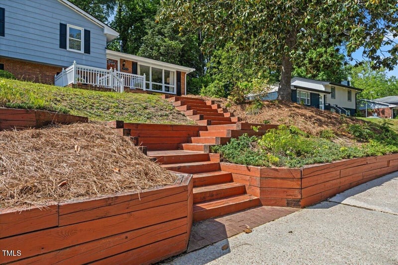 3425 Brentwood Rd, Raleigh, NC 27604