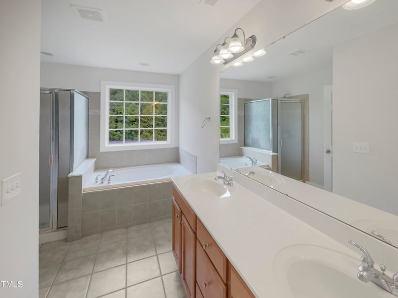 343 Greenlyn Dr, Clayton, NC 27527