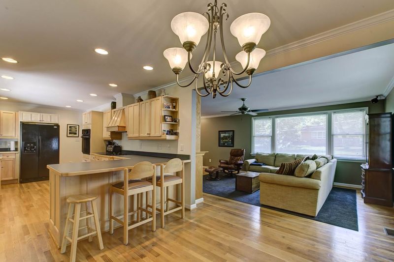 3432 Leonard St, Raleigh, NC 27607