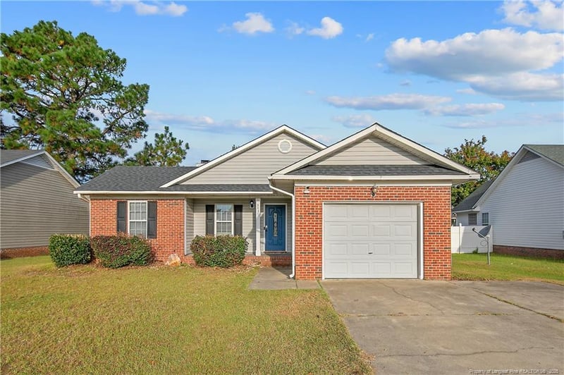 3434 Winesap Rd, Hope Mills, NC 28348