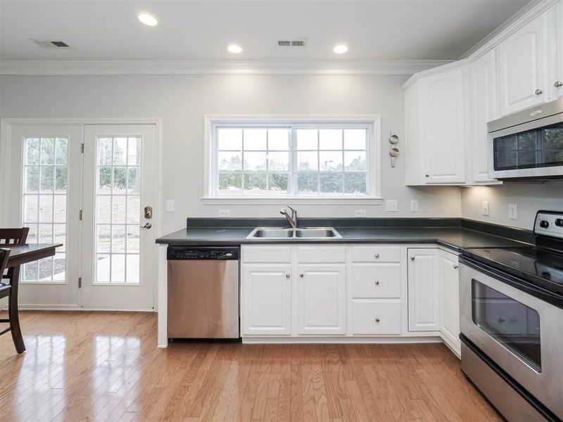 3436 Archdale Dr, Raleigh, NC 27614