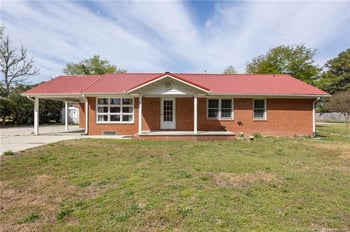 344 4th St, Saint Pauls, NC 28384