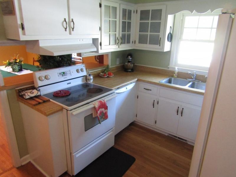 344 Bidney Dr, Burlington, NC 27215