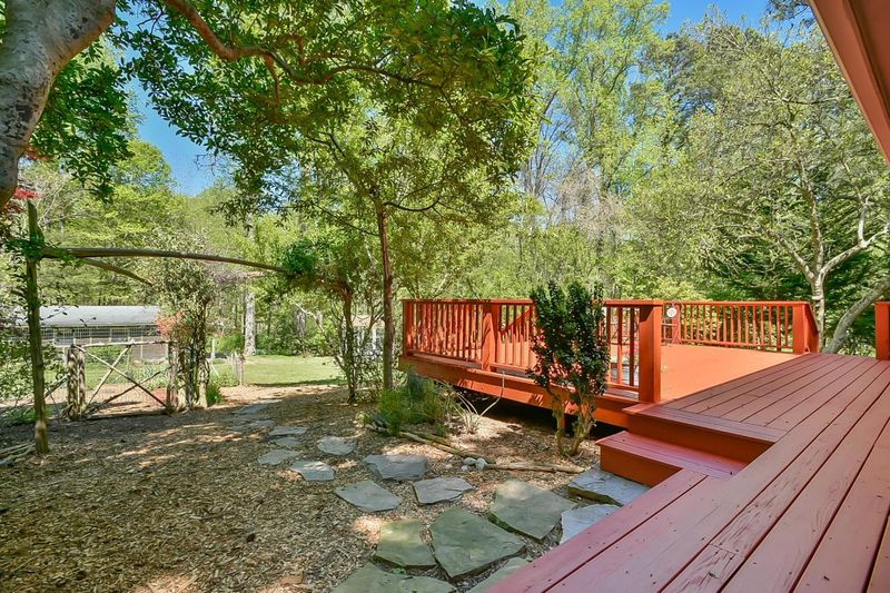 344 Carlton Dr, Chapel Hill, NC 27516