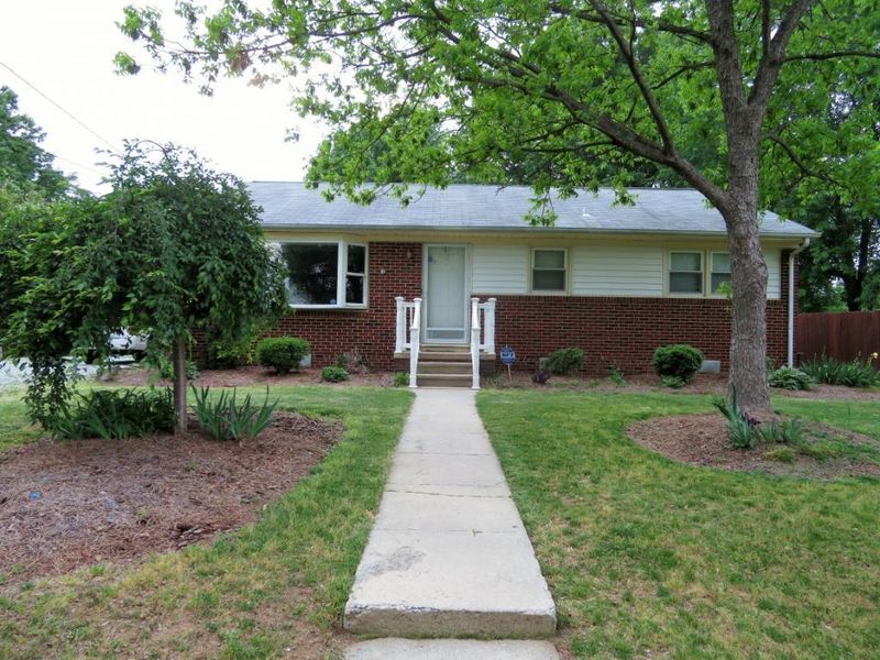 344 Hale St, Burlington, NC 27217