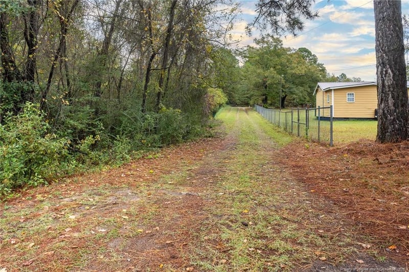 3442 Mckinnon Rd, Fayetteville, NC 28304