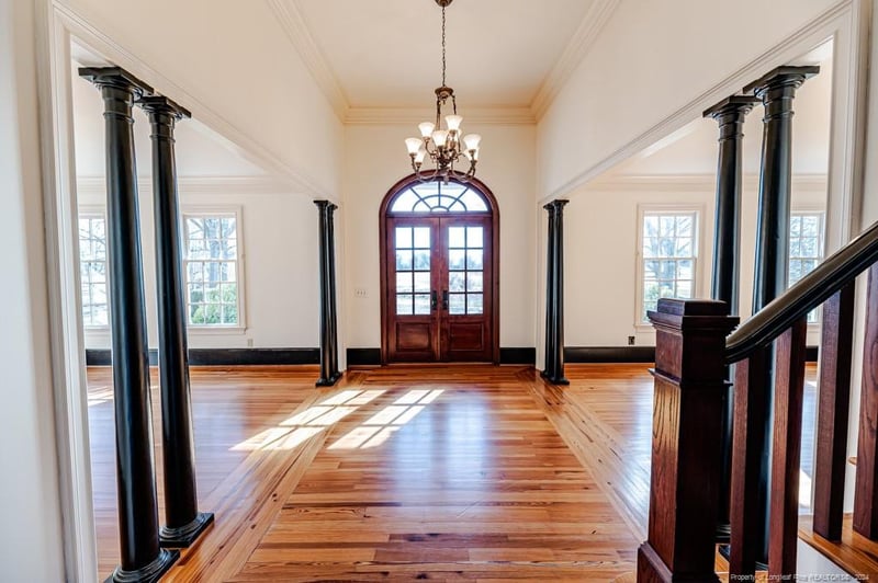 345 Camelot Ln, Sanford, NC 27330