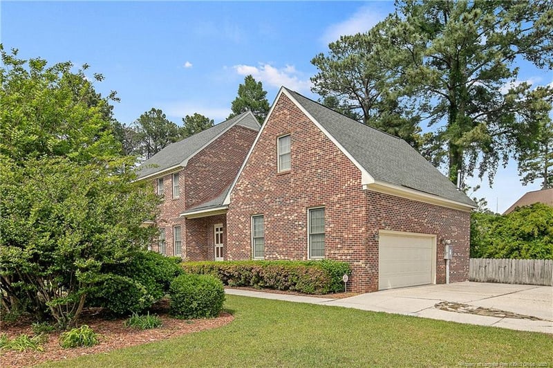 345 Courtyard Ln, Fayetteville, NC 28303