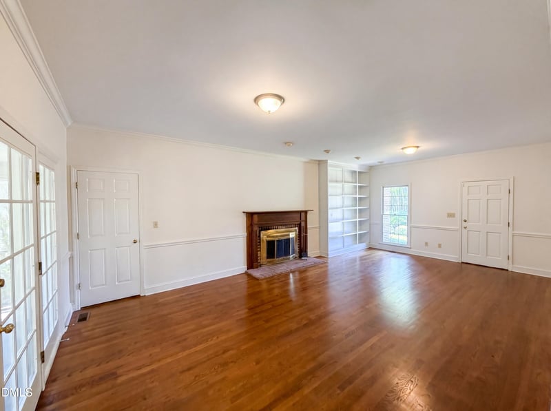 345 Courtyard Ln, Fayetteville, NC 28303