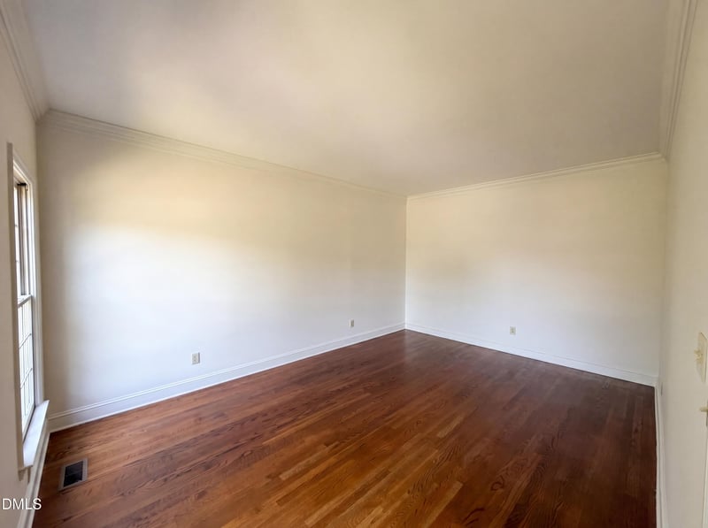 345 Courtyard Ln, Fayetteville, NC 28303