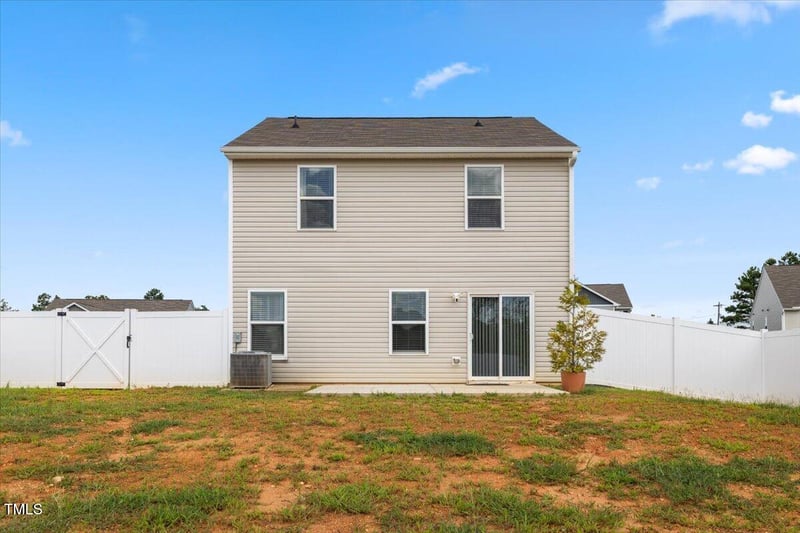 345 Windbreak Ln, Youngsville, NC 27596