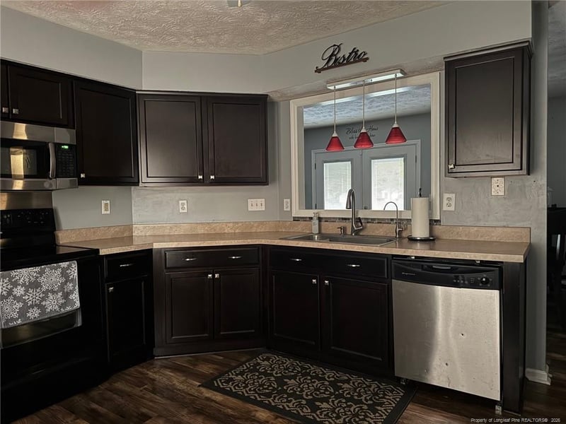 346 Grape Arbor Dr, Fayetteville, NC 28312