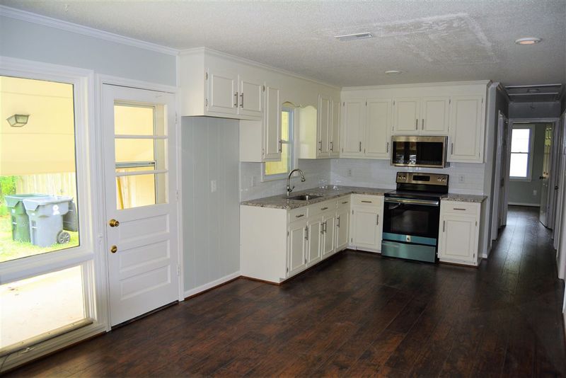 346 Lake Dr, Wendell, NC 27591