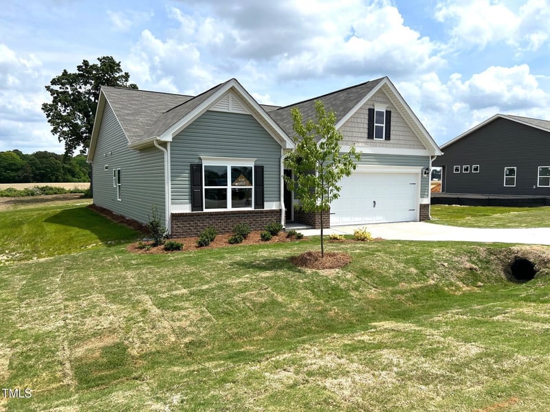346 Olivia Crossing Ct, Four Oaks, NC 27524