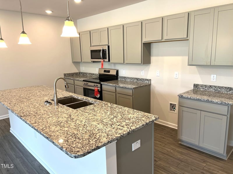 346 Olivia Crossing Ct, Four Oaks, NC 27524