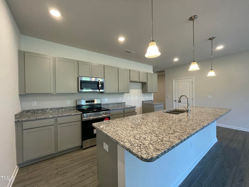 346 Olivia Crossing Ct, Four Oaks, NC 27524