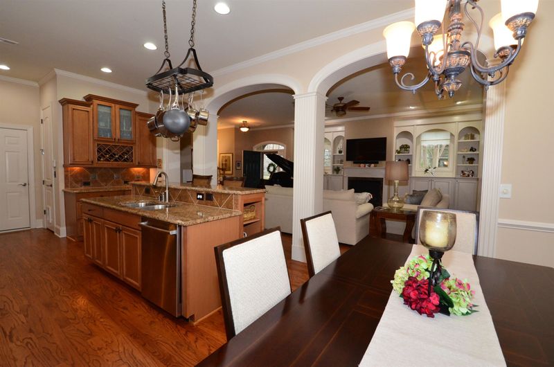 346 Sunstone Dr, Cary, NC 27519
