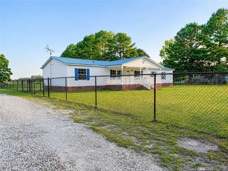3460 Sunnydale Dr, Fayetteville, NC 28312
