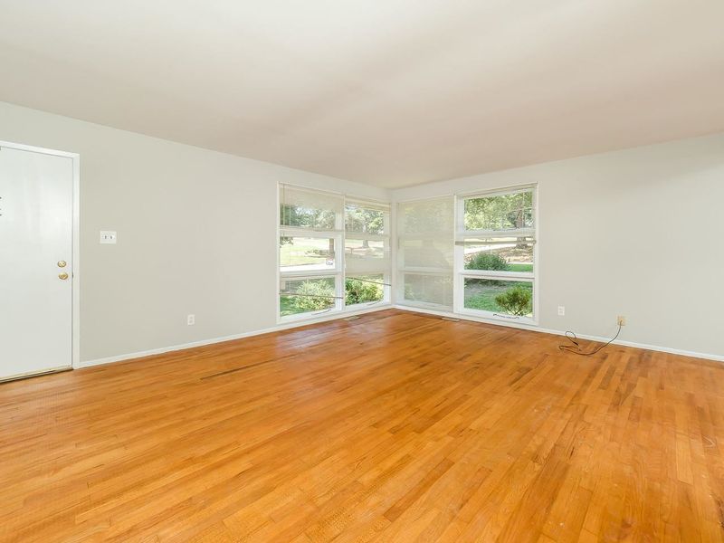 3464 Leonard St, Raleigh, NC 27607