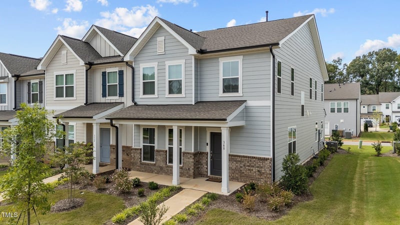 348 Abbots Mill Dr, Raleigh, NC 27603