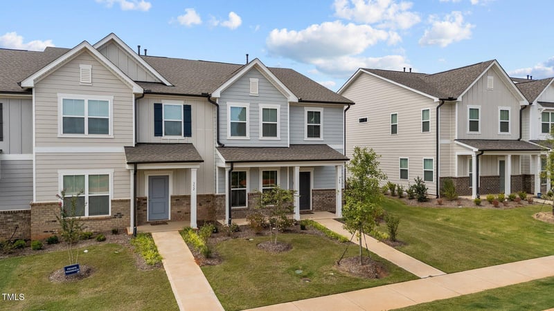 348 Abbots Mill Dr, Raleigh, NC 27603