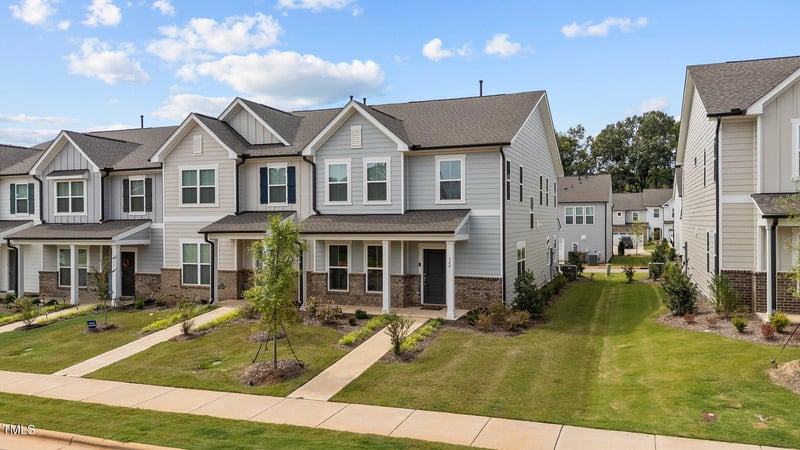 348 Abbots Mill Dr, Raleigh, NC 27603