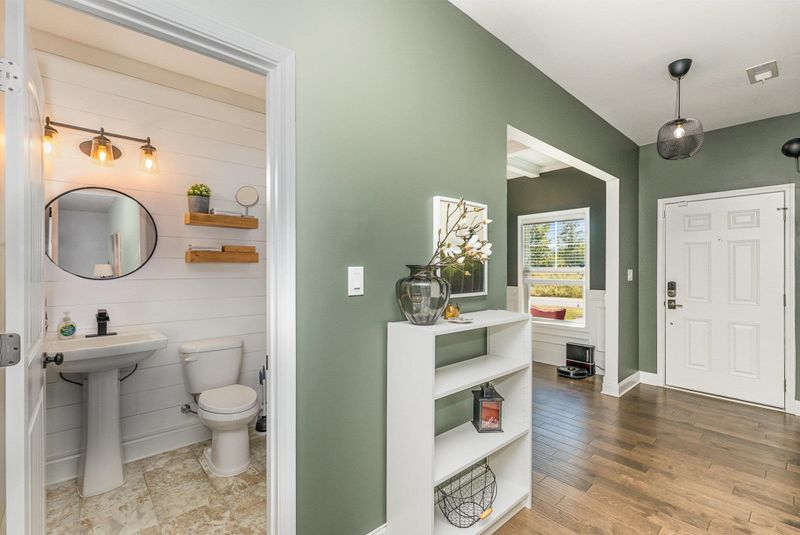 349 Gadson Dr, Hope Mills, NC 28348