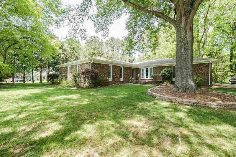 349 Warren Ct, Chapel Hill, NC 27516