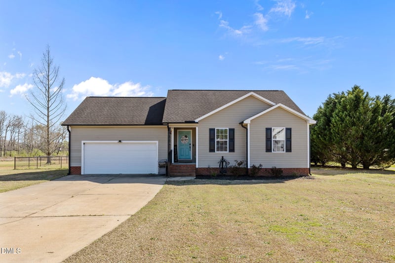 35 Birch Grove Ln, Coats, NC 27521
