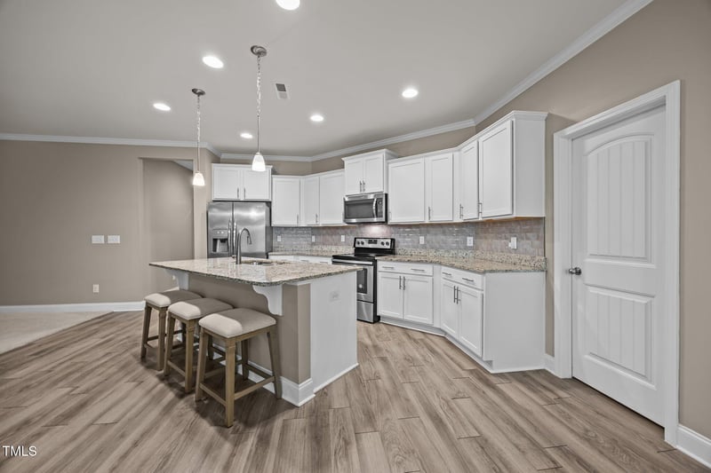 35 Clubhouse Dr, Youngsville, NC 27596