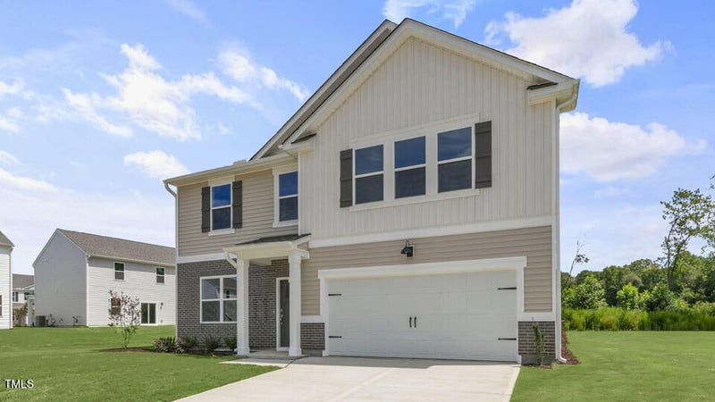 35 Esther Ct, Lillington, NC 27546