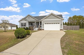 35 Fox Run Ct, Benson, NC 27504